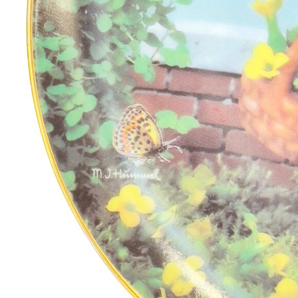 M.J. Hummel "Surprise" Little Companions Collector Plate The Danbury Mint - Picture 9 of 10